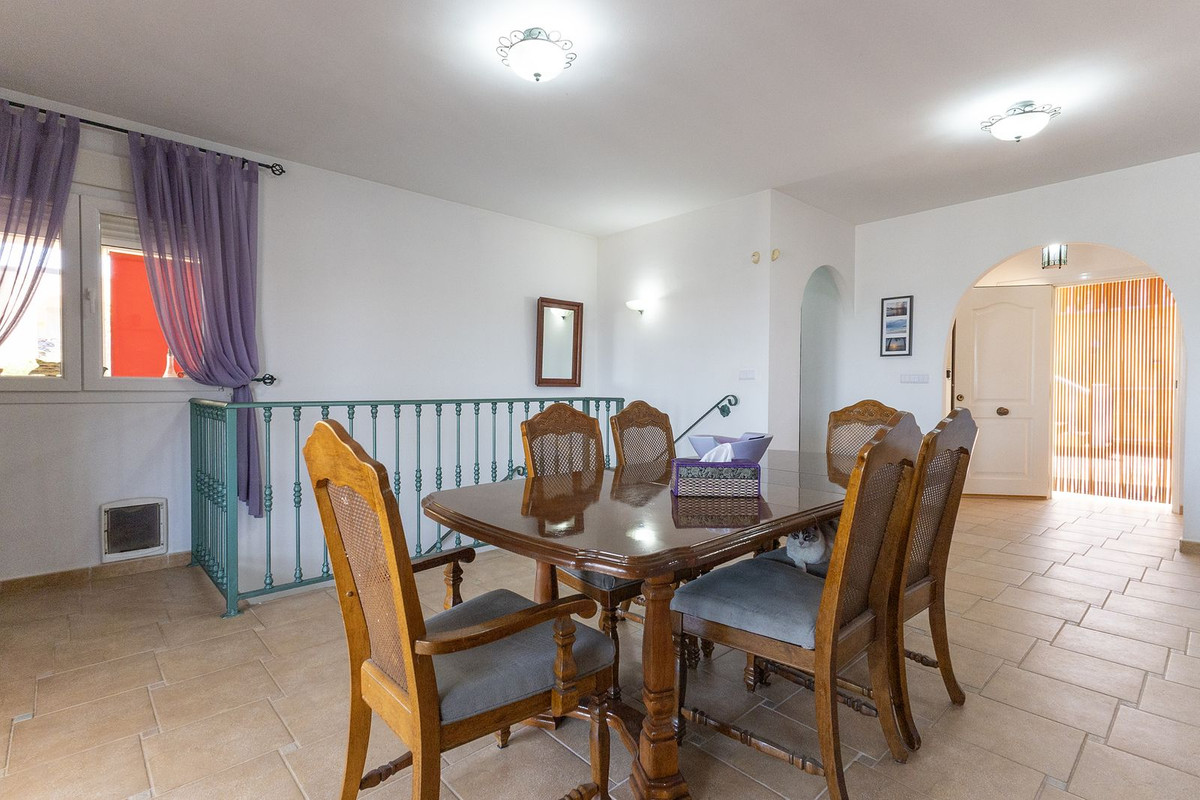 Se vende Villa - Chalet de 5 dormitorios en Costa Blanca, Alicante, España