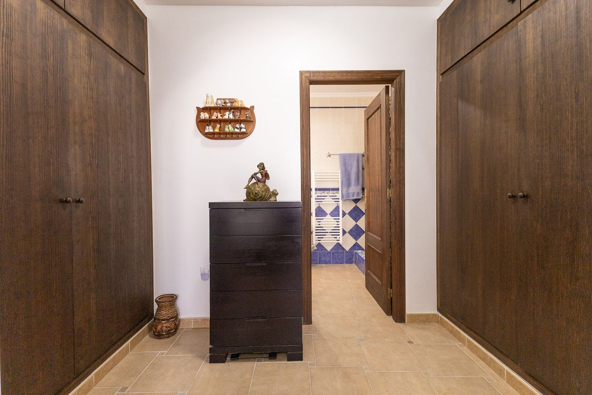 Se vende Villa - Chalet de 5 dormitorios en Costa Blanca, Alicante, España