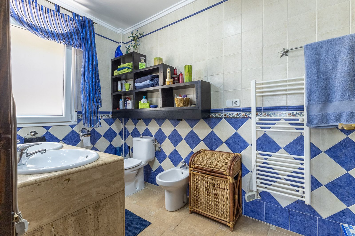 Se vende Villa - Chalet de 5 dormitorios en Costa Blanca, Alicante, España