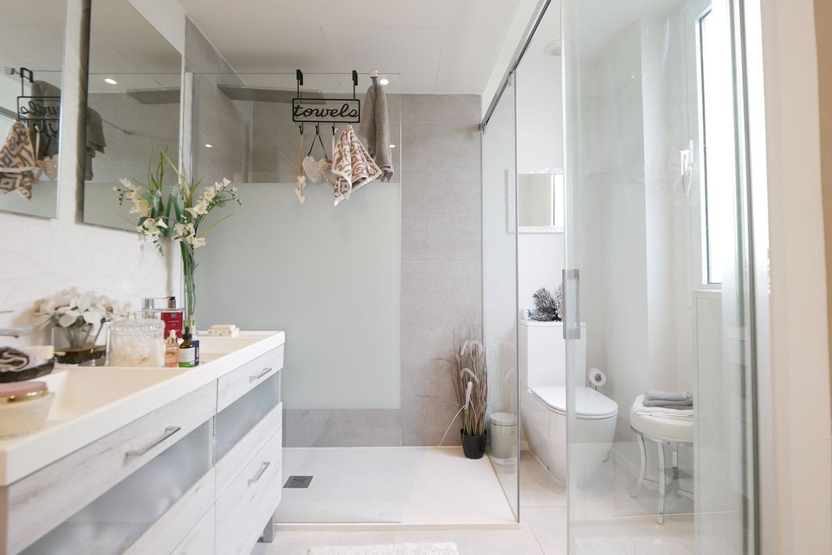 Se vende Apartamento Planta Baja de 3 dormitorios en Costa Del Sol, Málaga, España