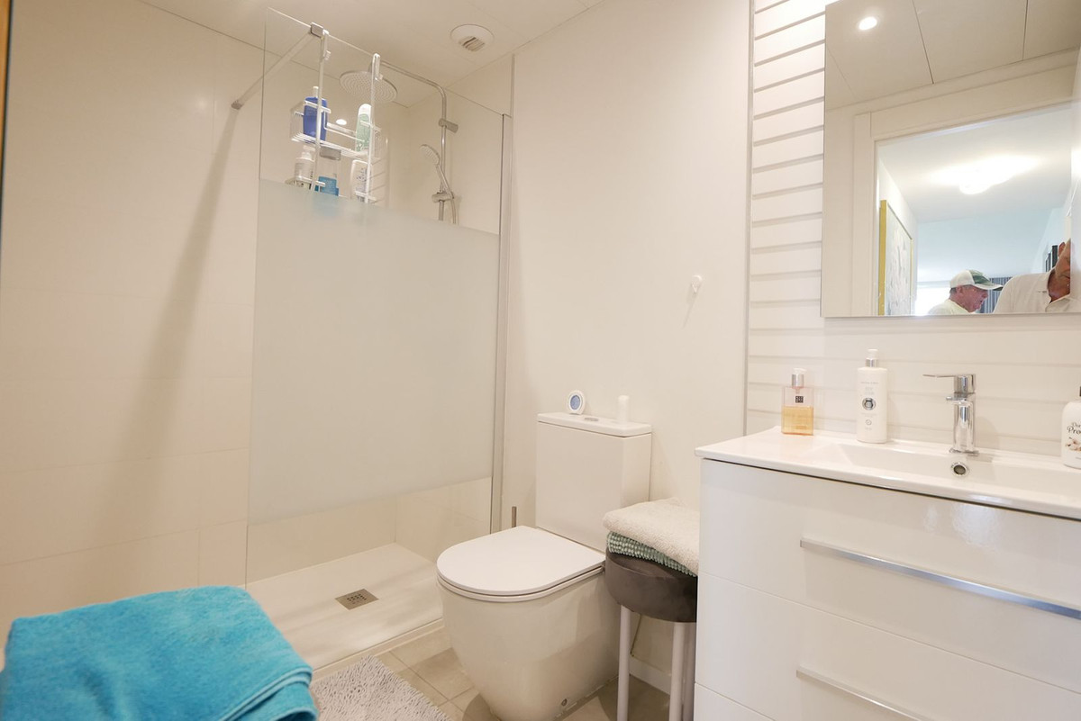 Se vende Apartamento Planta Baja de 3 dormitorios en Costa Del Sol, Málaga, España