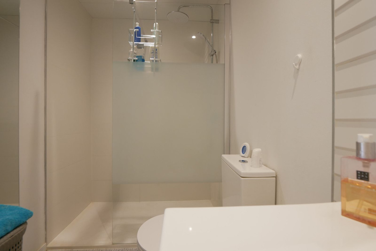 Se vende Apartamento Planta Baja de 3 dormitorios en Costa Del Sol, Málaga, España