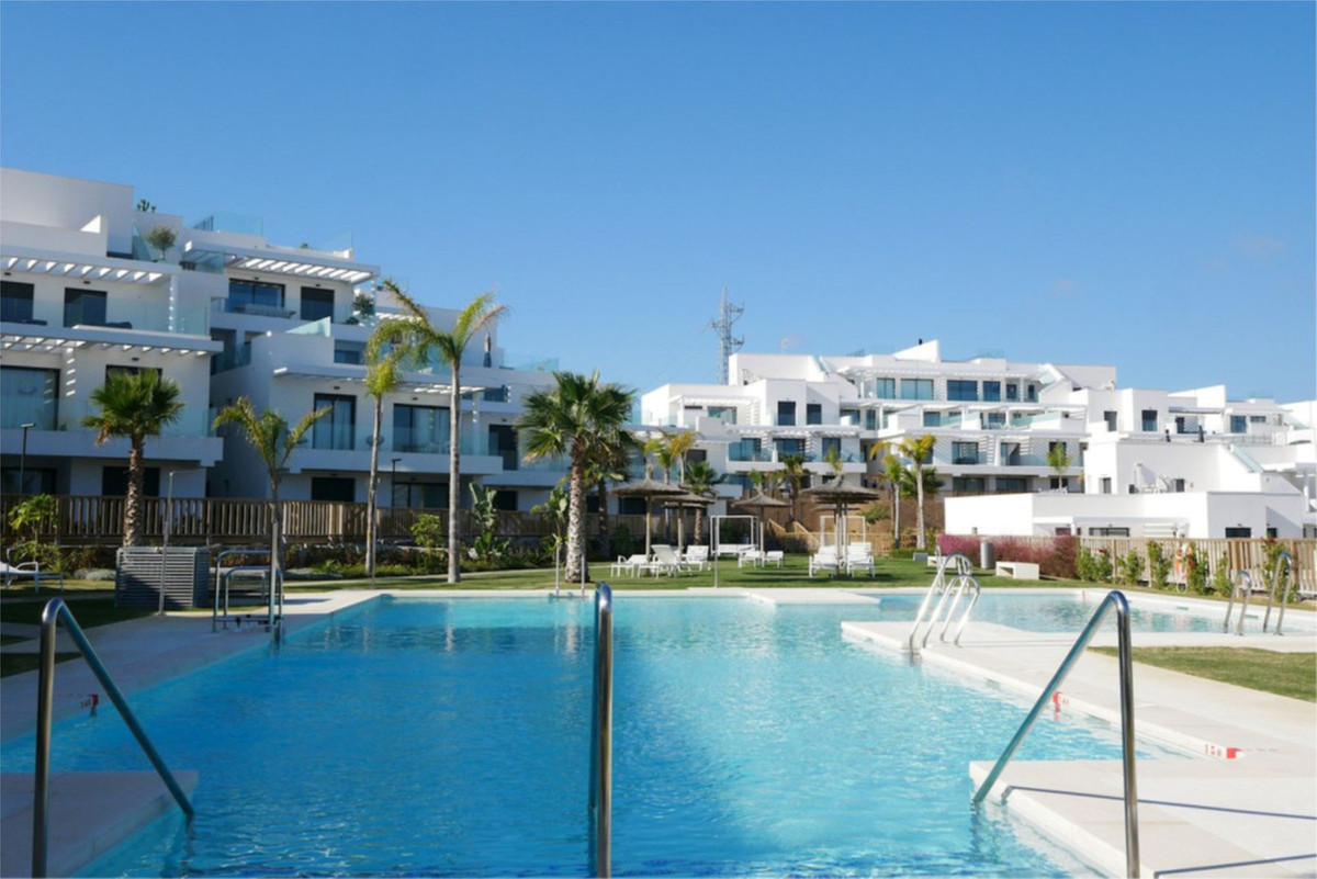 Se vende Apartamento Planta Baja de 3 dormitorios en Costa Del Sol, Málaga, España