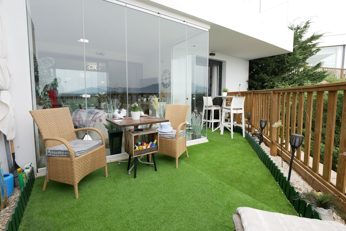 Se vende Apartamento Planta Baja de 3 dormitorios en Costa Del Sol, Málaga, España