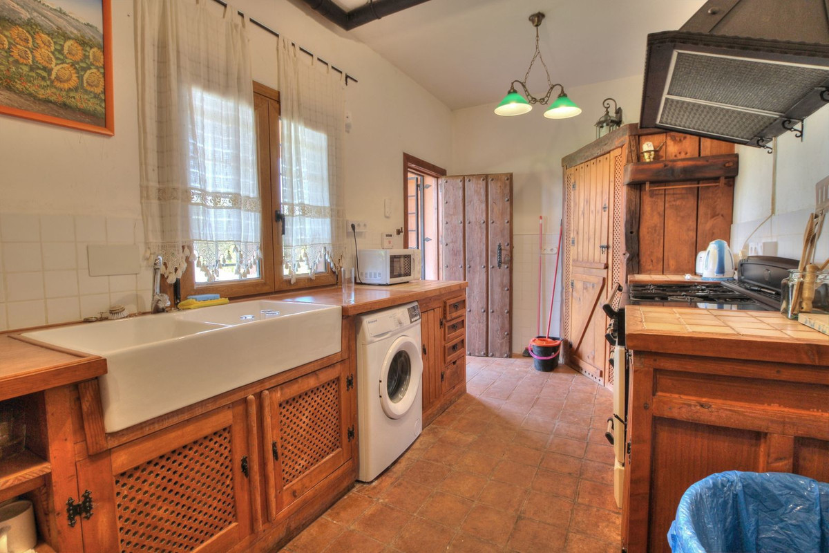 4 Bed Townhouse for sale in Entrerrios Málaga, Málaga, Spain