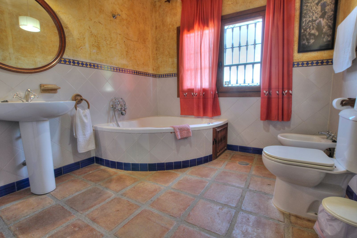 4 Bed Townhouse for sale in Entrerrios Málaga, Málaga, Spain