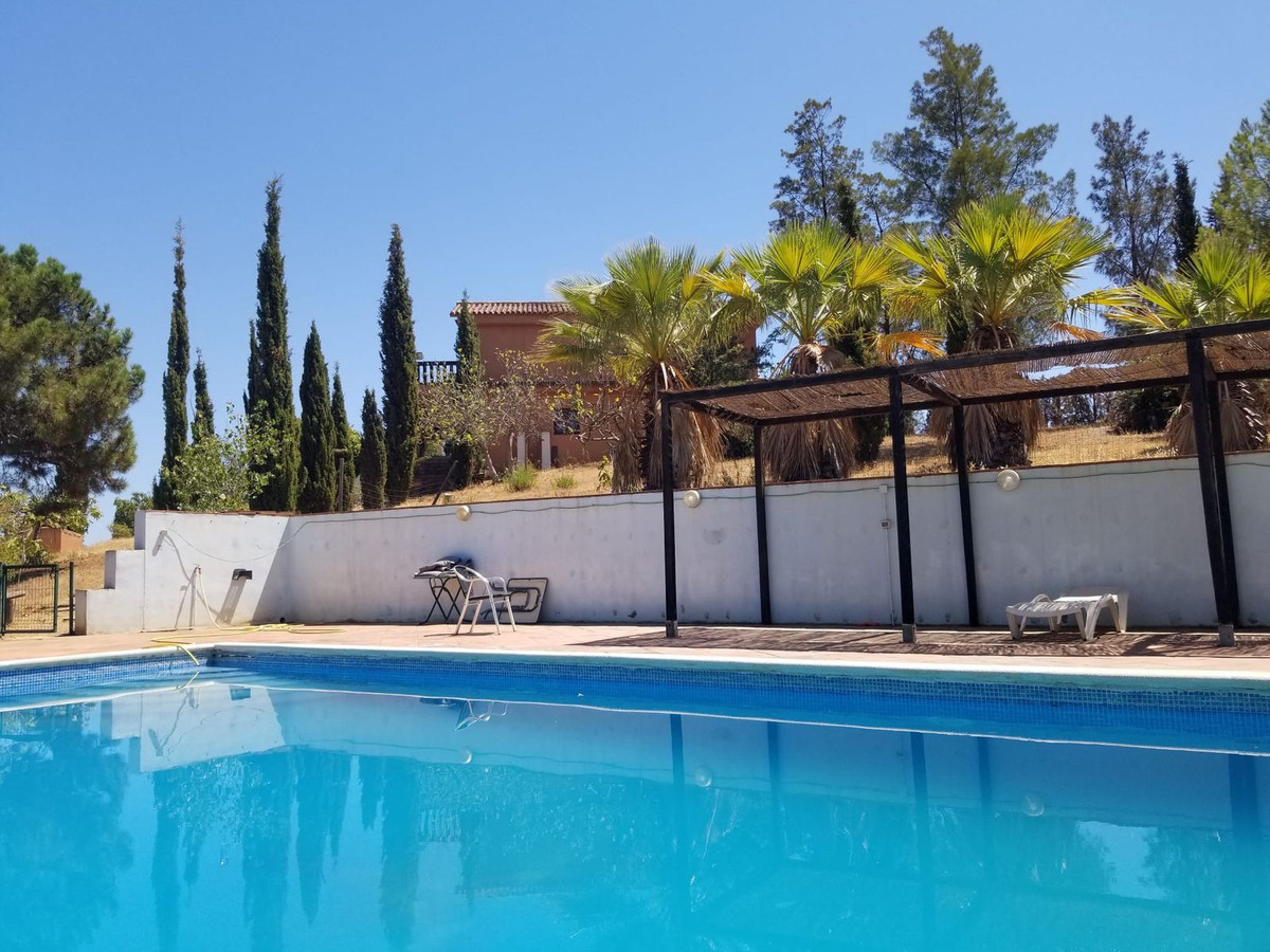 4 Bed Townhouse for sale in Entrerrios Málaga, Málaga, Spain
