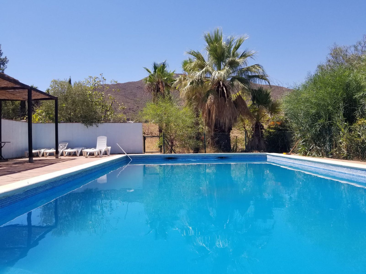 4 Bed Townhouse for sale in Entrerrios Málaga, Málaga, Spain