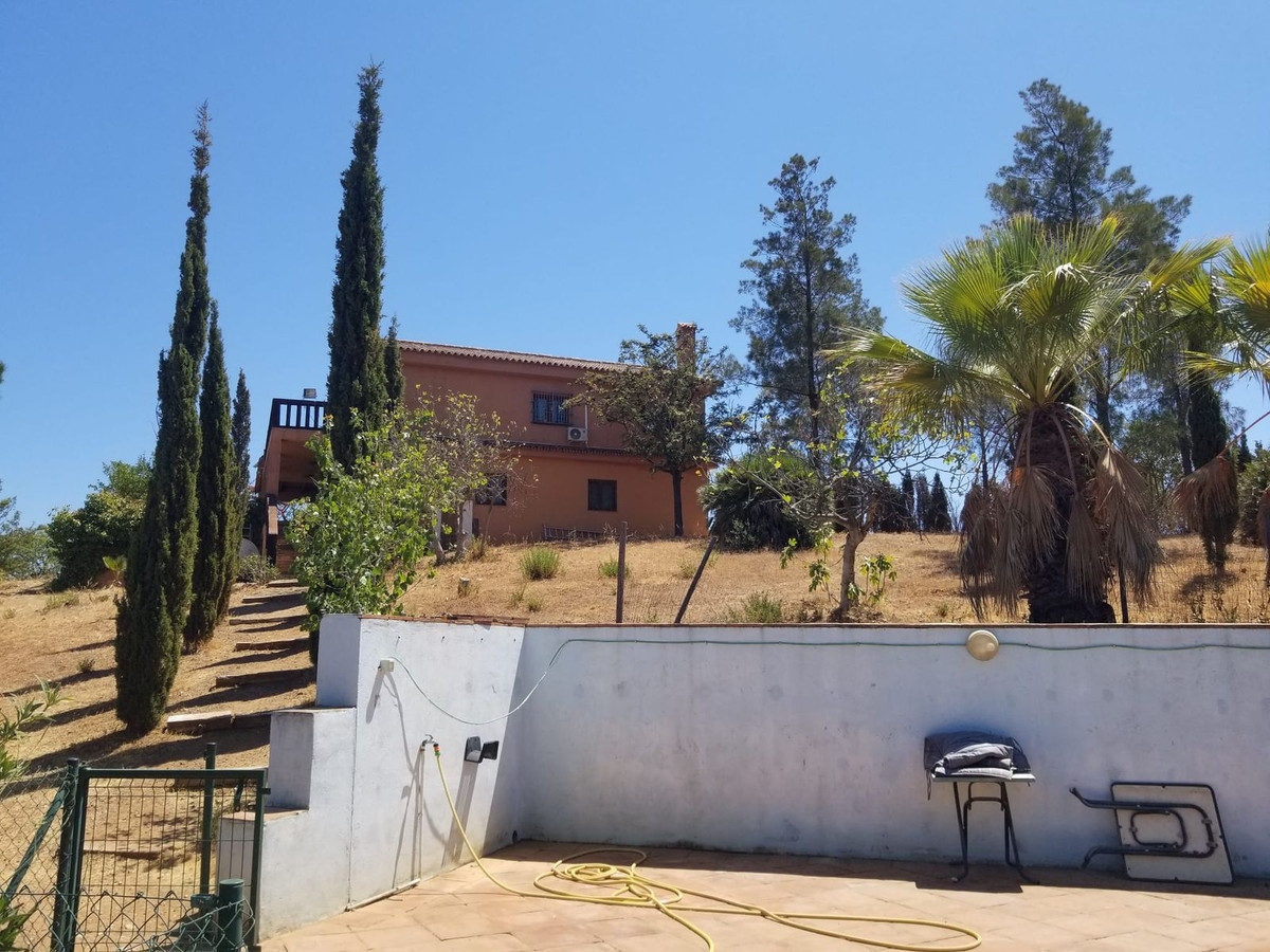 4 Bed Townhouse for sale in Entrerrios Málaga, Málaga, Spain
