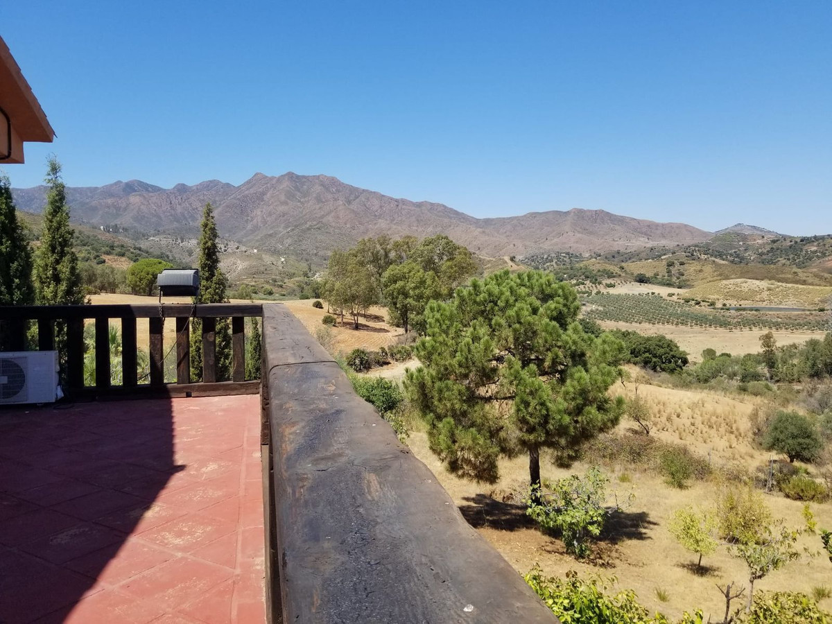 4 Bed Townhouse for sale in Entrerrios Málaga, Málaga, Spain