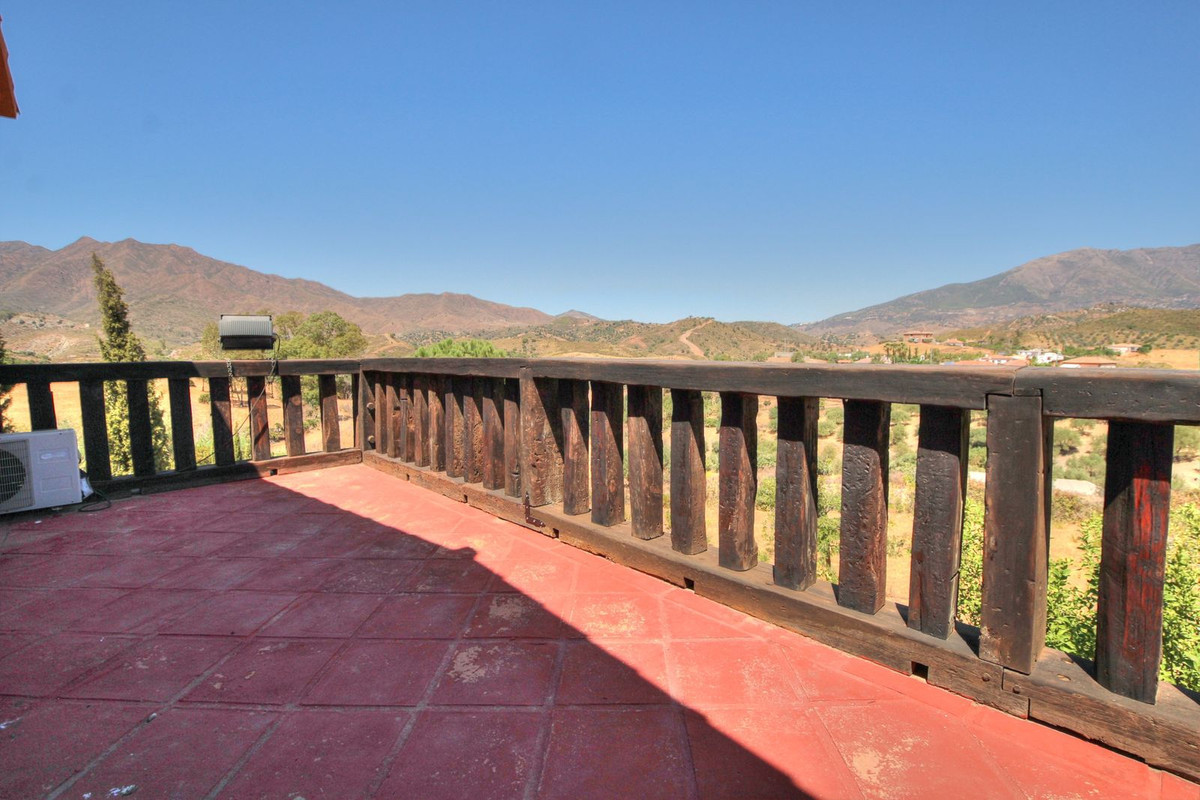 4 Bed Townhouse for sale in Entrerrios Málaga, Málaga, Spain