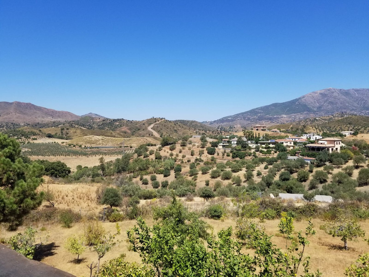 4 Bed Townhouse for sale in Entrerrios Málaga, Málaga, Spain