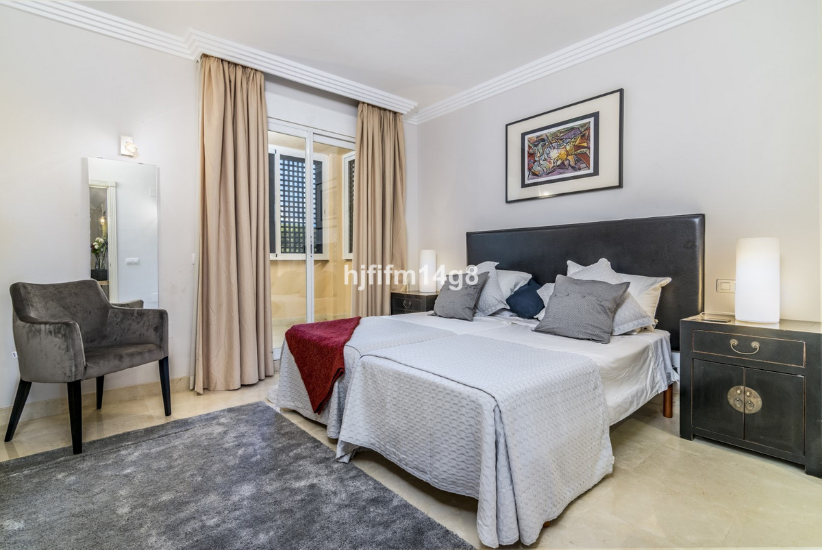 2 Bed Apartment for sale in Nueva Andalucía Costa Del Sol, Málaga, Spain