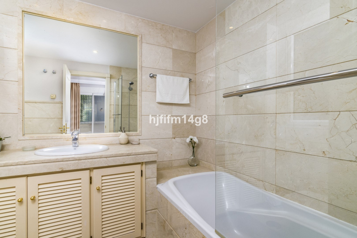 2 Bed Apartment for sale in Nueva Andalucía Costa Del Sol, Málaga, Spain