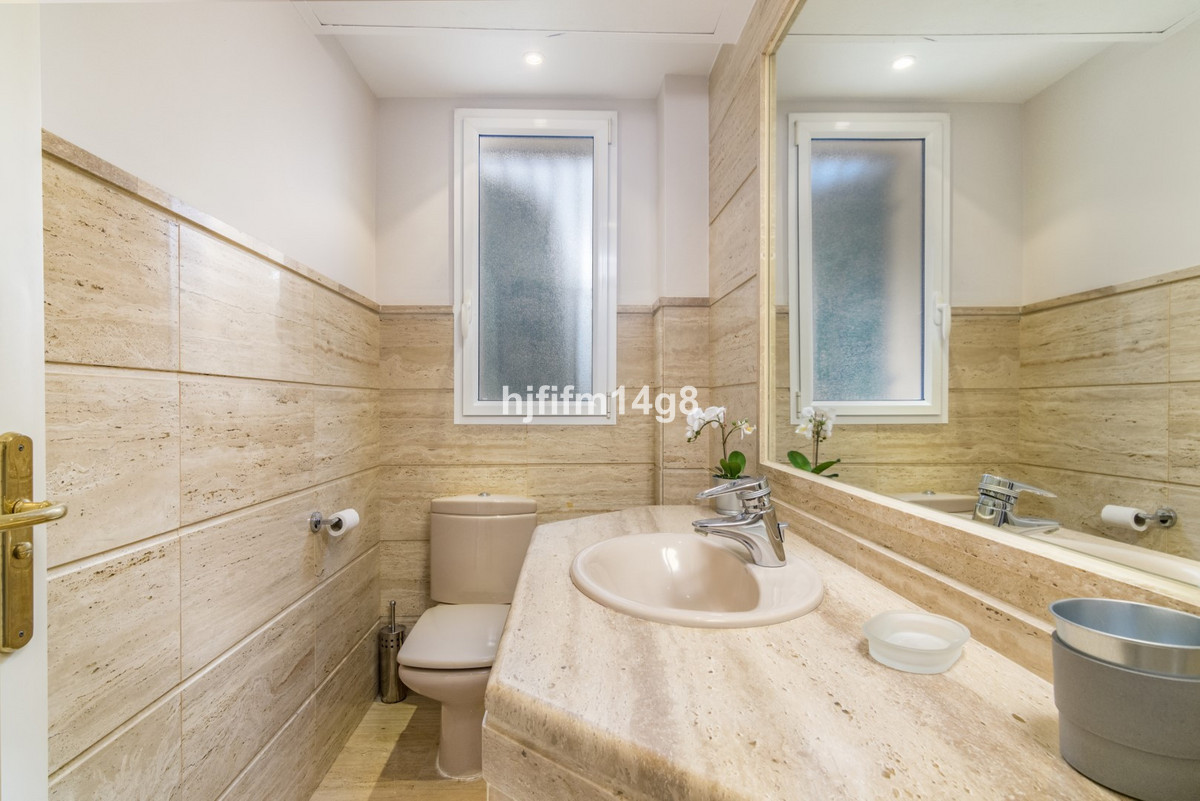 2 Bed Apartment for sale in Nueva Andalucía Costa Del Sol, Málaga, Spain