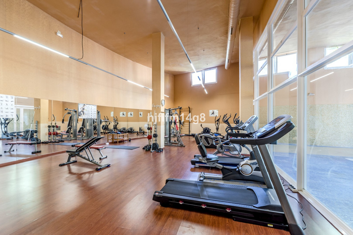 2 Bed Apartment for sale in Nueva Andalucía Costa Del Sol, Málaga, Spain
