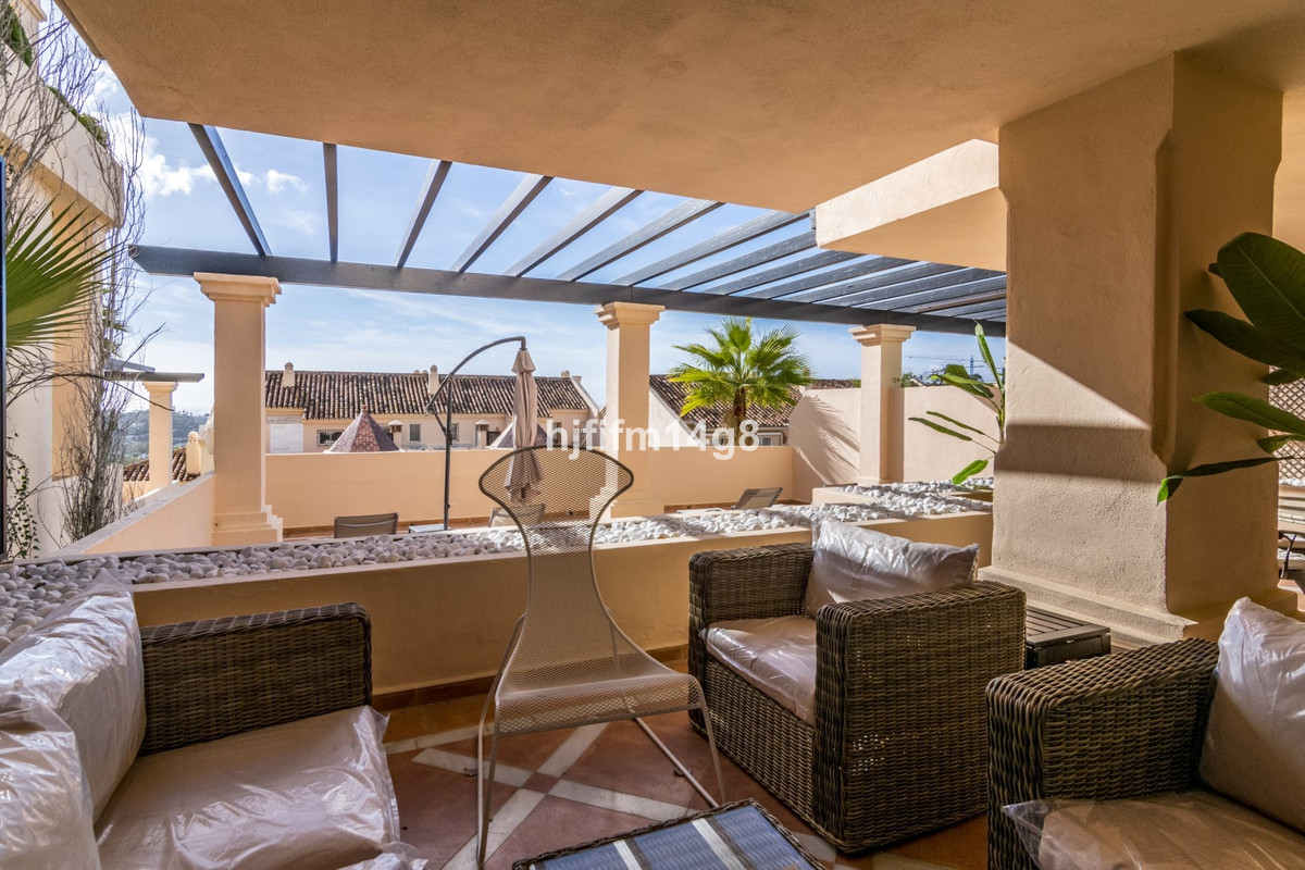 2 Bed Apartment for sale in Nueva Andalucía Costa Del Sol, Málaga, Spain