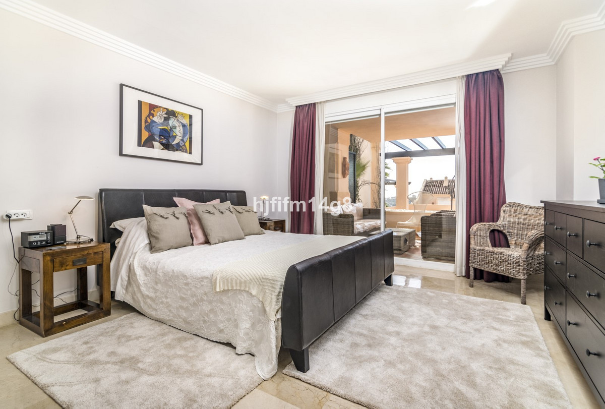 2 Bed Apartment for sale in Nueva Andalucía Costa Del Sol, Málaga, Spain