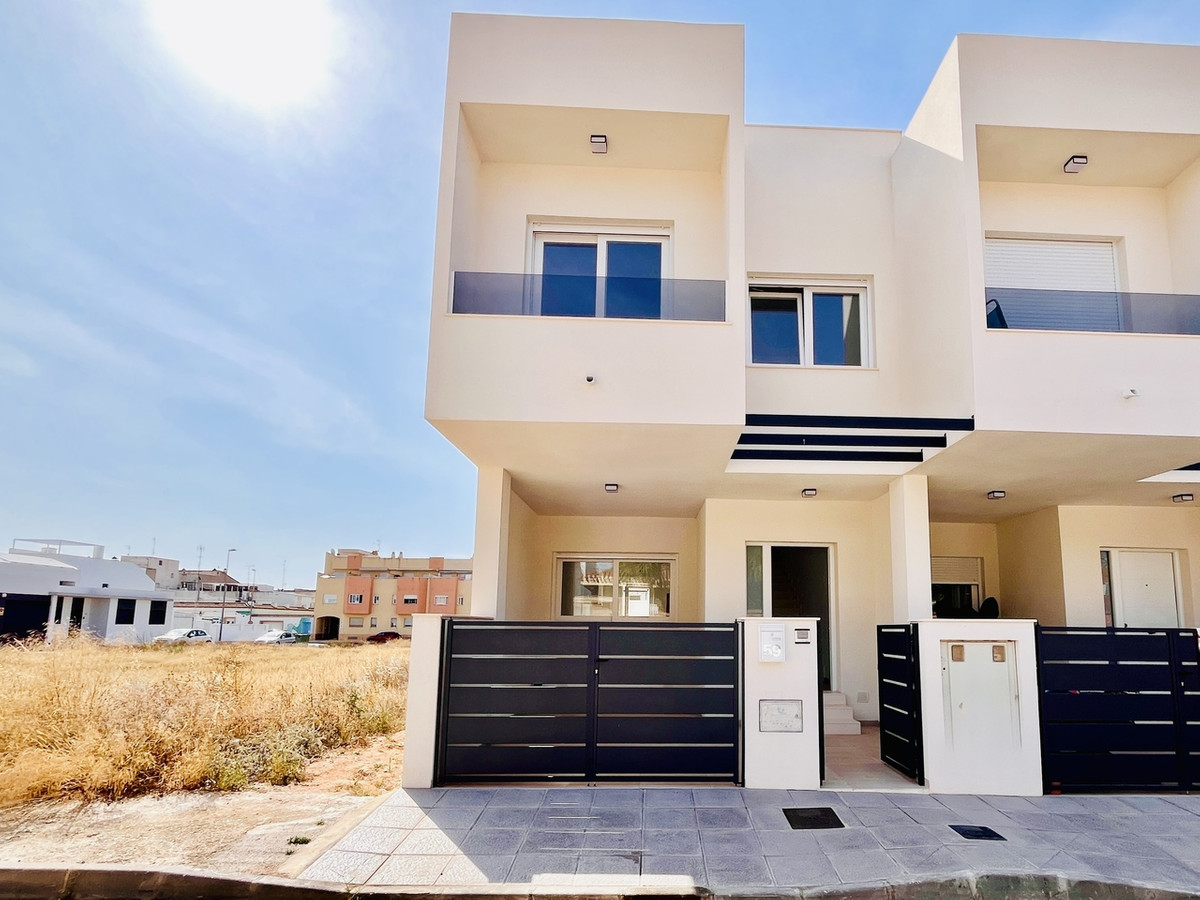 3 Bed Townhouse for sale in Pilar De La Horadada Costa Blanca, Alicante, Spain