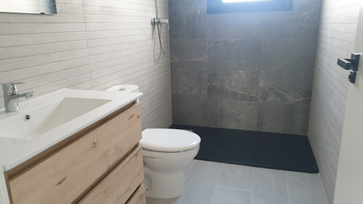 Se vende Villa - Chalet de 3 dormitorios en Costa Blanca, Alicante, España