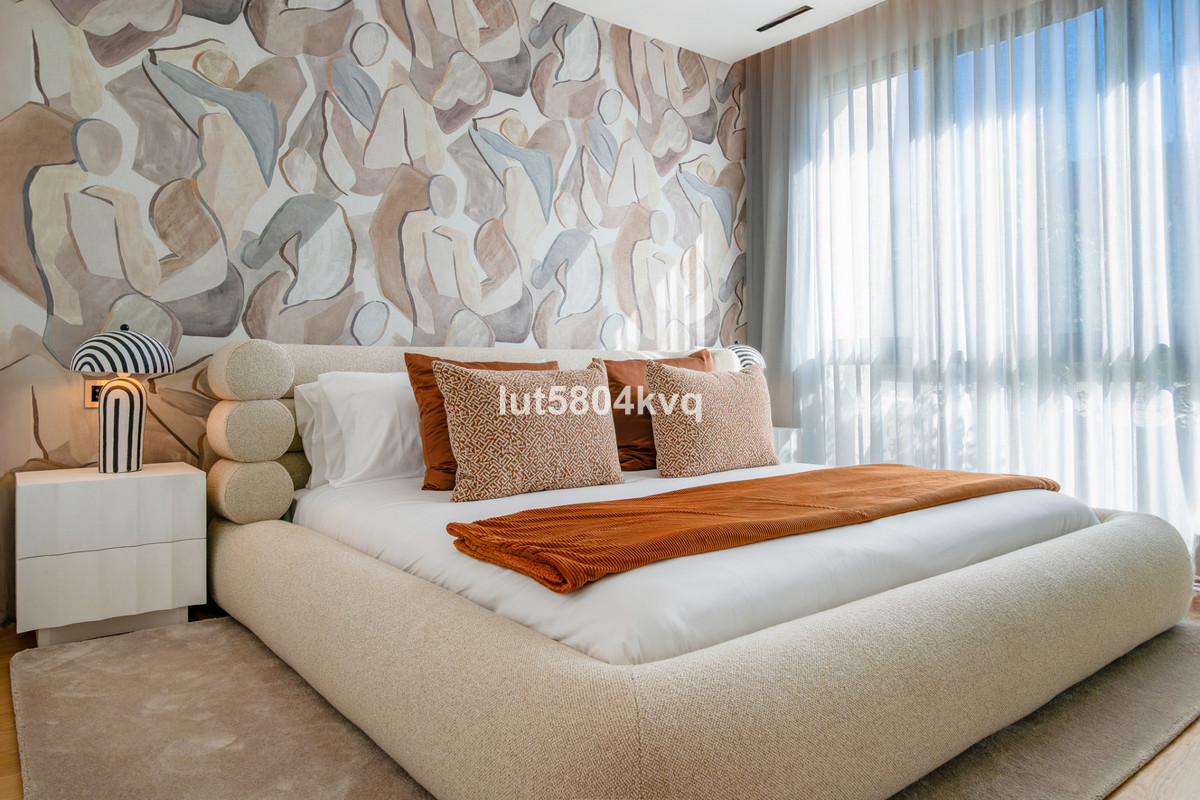 4 Bed Apartment for sale in The Golden Mile Costa Del Sol, Málaga, Spain
