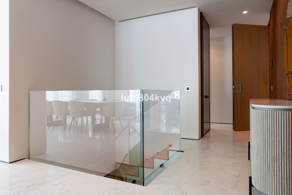 4 Bed Apartment for sale in The Golden Mile Costa Del Sol, Málaga, Spain