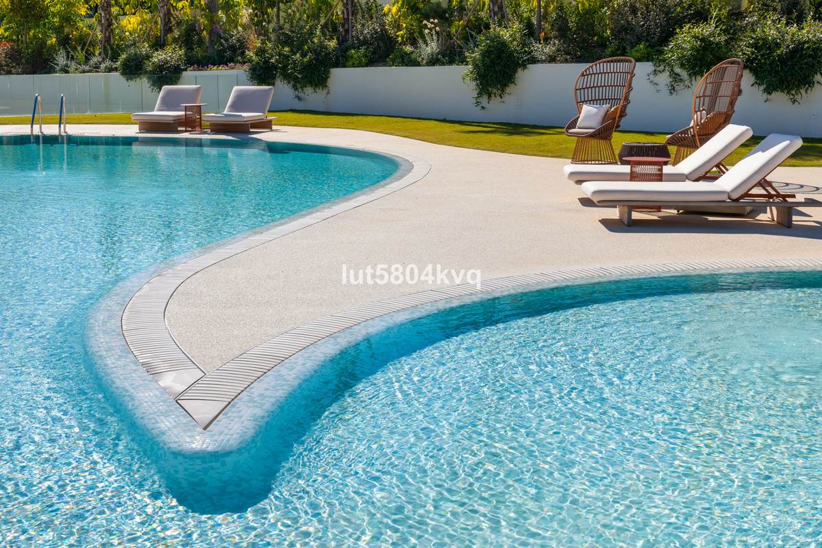 4 Bed Apartment for sale in The Golden Mile Costa Del Sol, Málaga, Spain