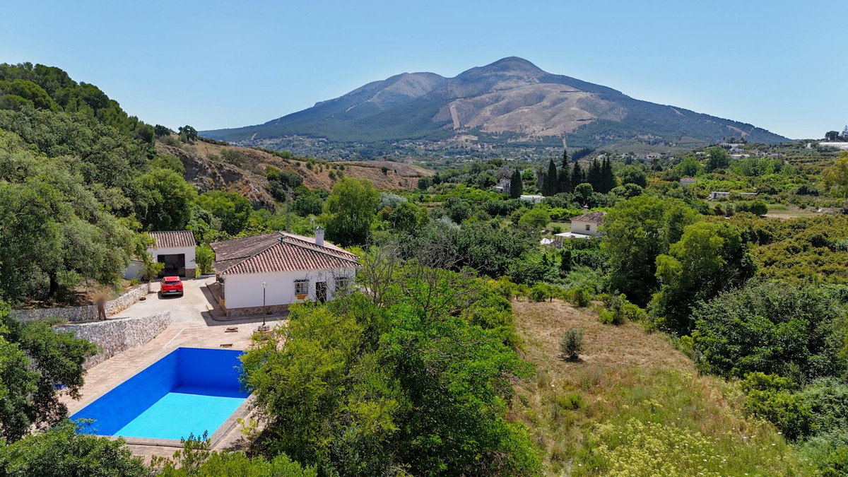 3 Bed Townhouse for sale in Alhaurín El Grande Costa Del Sol, Málaga, Spain