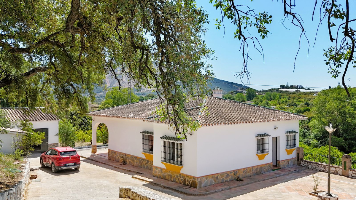 3 Bed Townhouse for sale in Alhaurín El Grande Costa Del Sol, Málaga, Spain