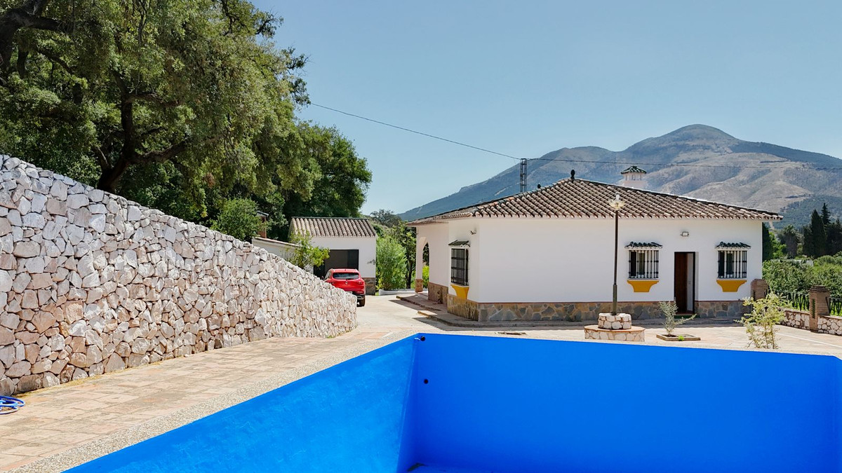 3 Bed Townhouse for sale in Alhaurín El Grande Costa Del Sol, Málaga, Spain