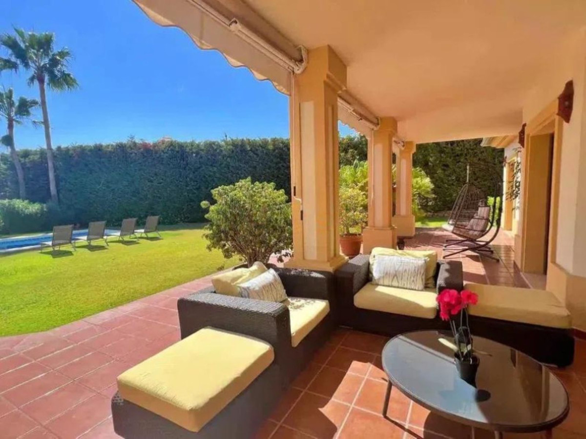 5 Bed Townhouse for sale in Los Flamingos Costa Del Sol, Málaga, Spain
