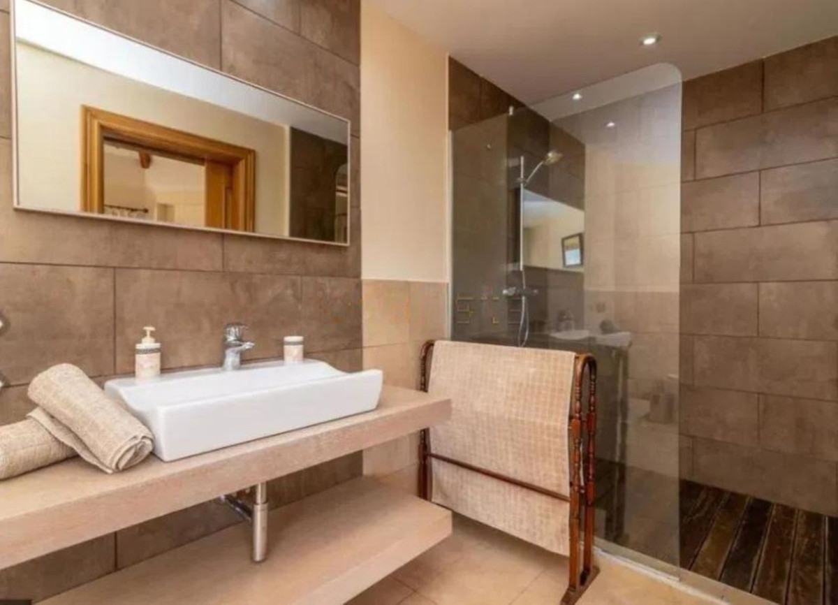 5 Bed Townhouse for sale in Los Flamingos Costa Del Sol, Málaga, Spain