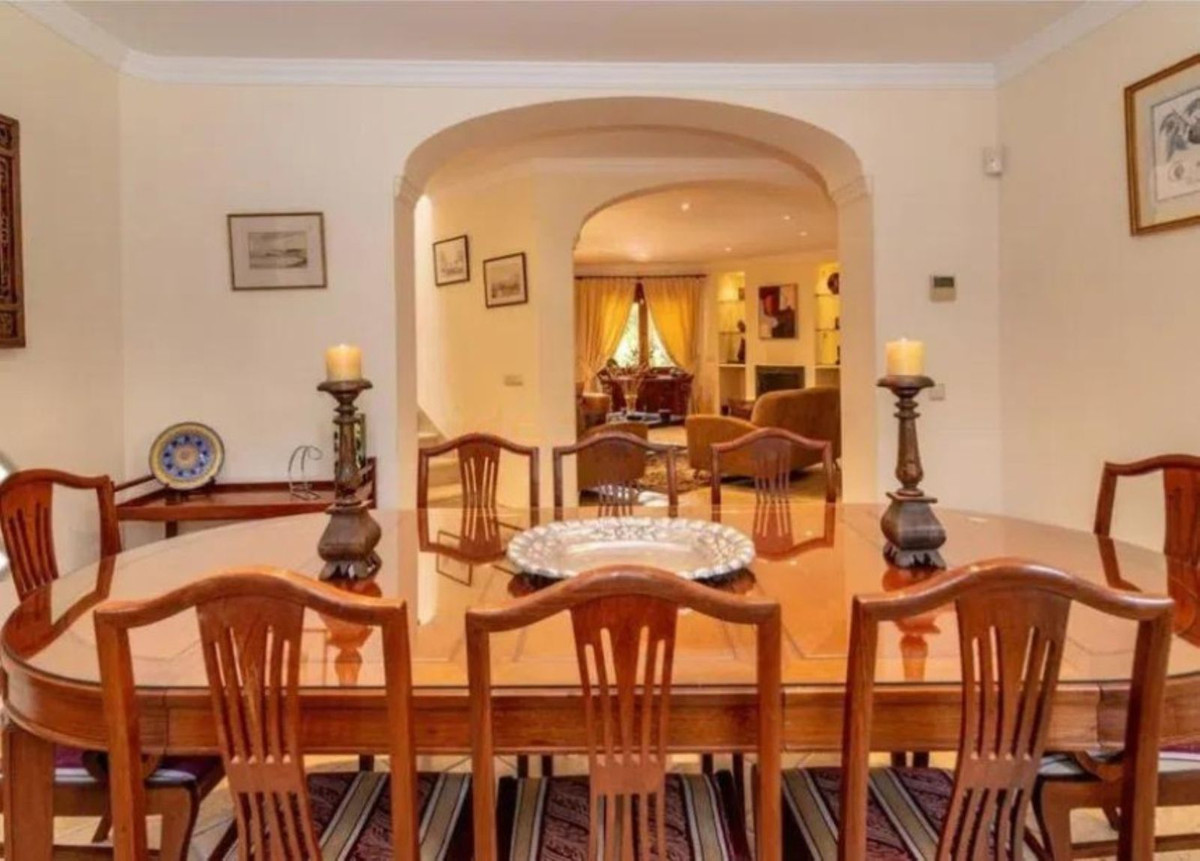 5 Bed Townhouse for sale in Los Flamingos Costa Del Sol, Málaga, Spain