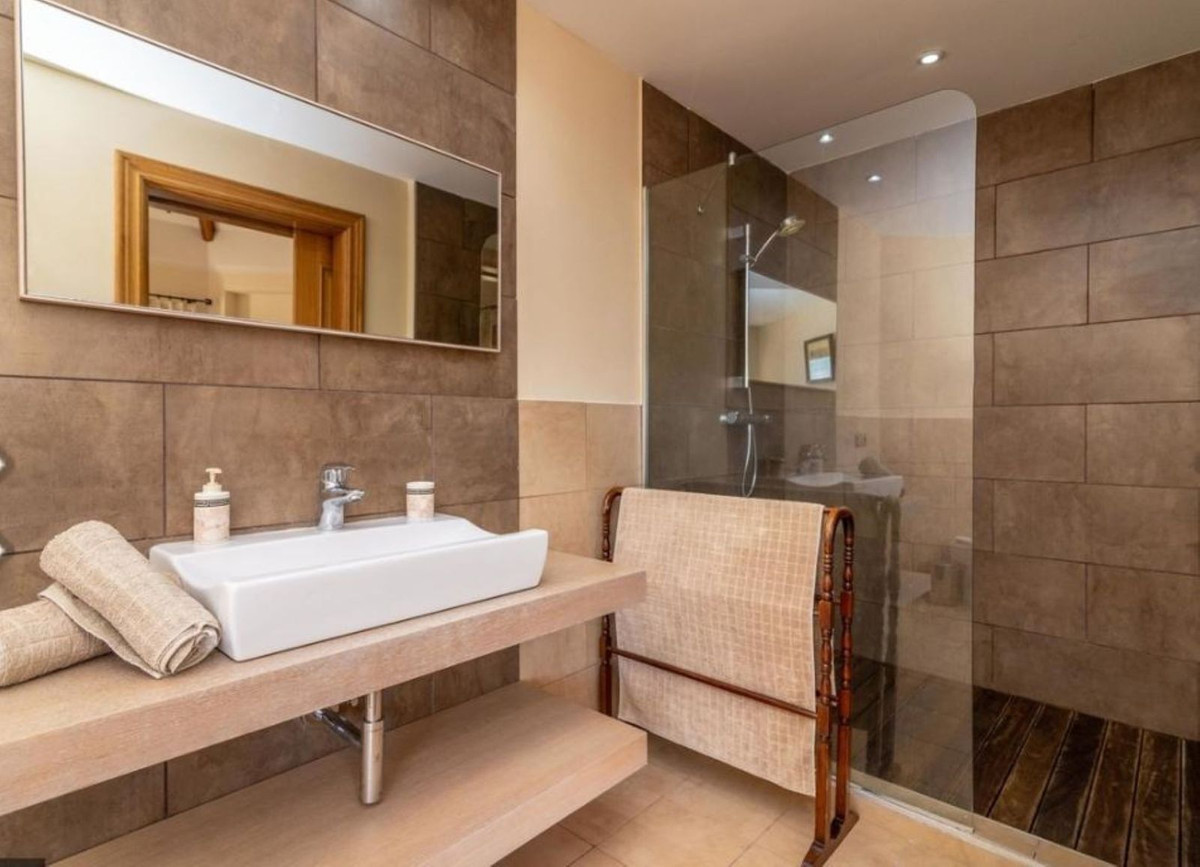 5 Bed Townhouse for sale in Los Flamingos Costa Del Sol, Málaga, Spain