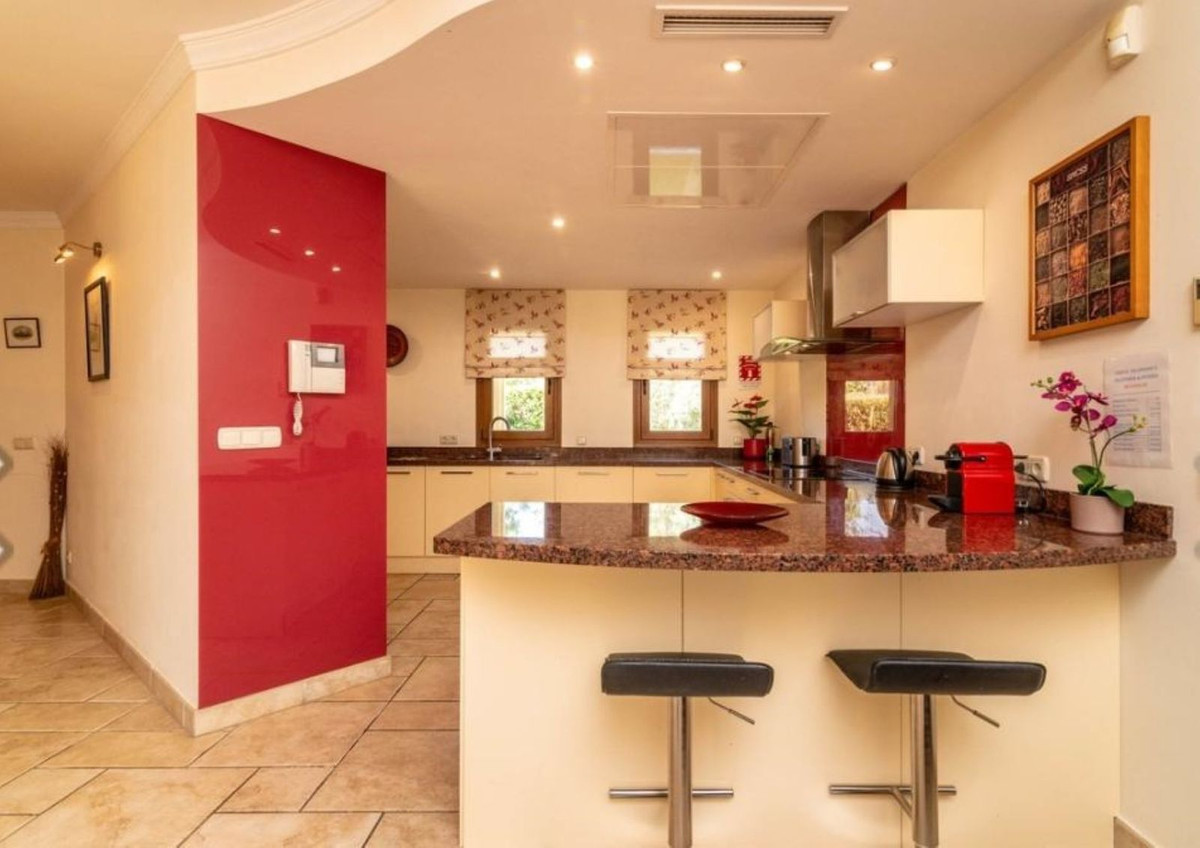 5 Bed Townhouse for sale in Los Flamingos Costa Del Sol, Málaga, Spain