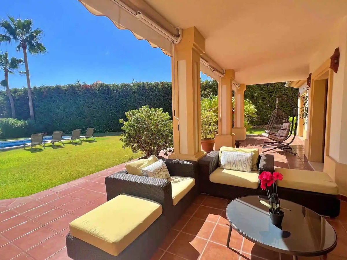 5 Bed Townhouse for sale in Los Flamingos Costa Del Sol, Málaga, Spain
