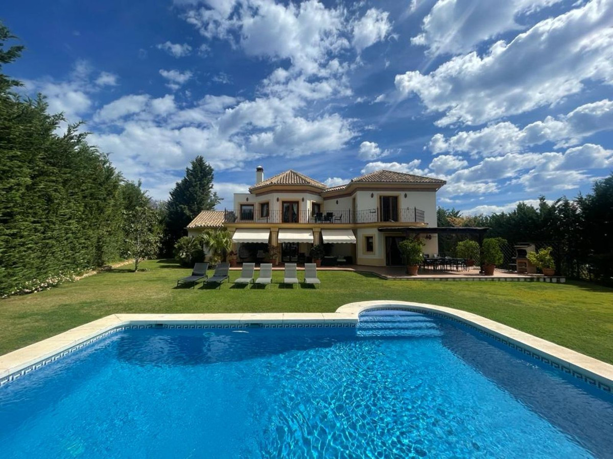 5 Bed Townhouse for sale in Los Flamingos Costa Del Sol, Málaga, Spain