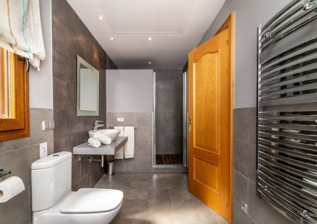 5 Bed Townhouse for sale in Los Flamingos Costa Del Sol, Málaga, Spain