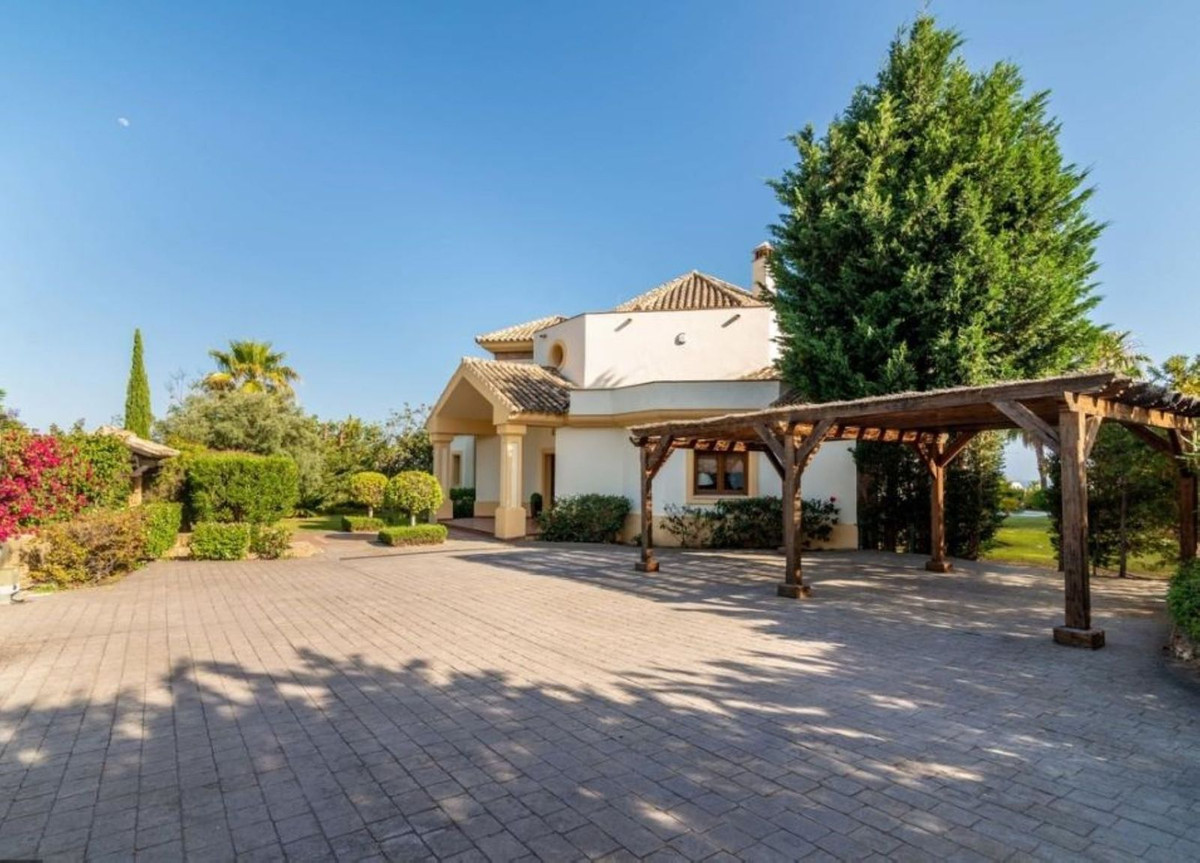 5 Bed Townhouse for sale in Los Flamingos Costa Del Sol, Málaga, Spain