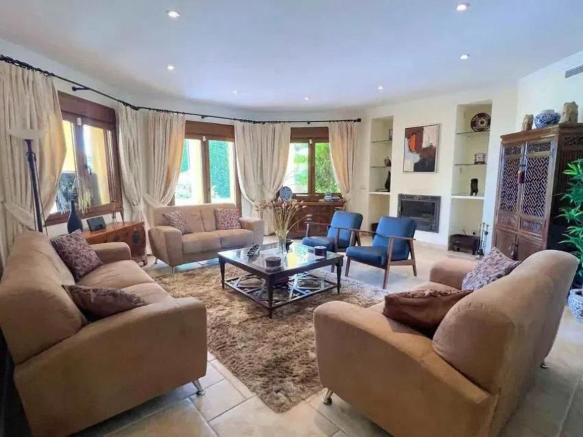 5 Bed Townhouse for sale in Los Flamingos Costa Del Sol, Málaga, Spain