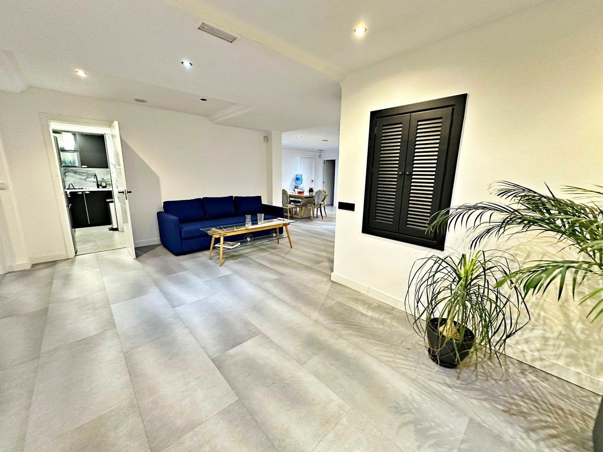 Commercial unit for sale in New Golden Mile Costa Del Sol, Málaga, Spain