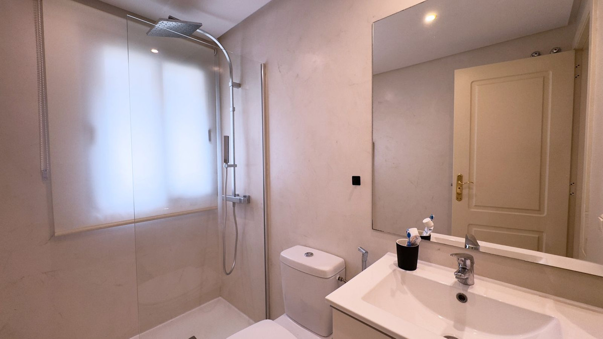 2 Bed Apartment for sale in Nueva Andalucía Costa Del Sol, Málaga, Spain