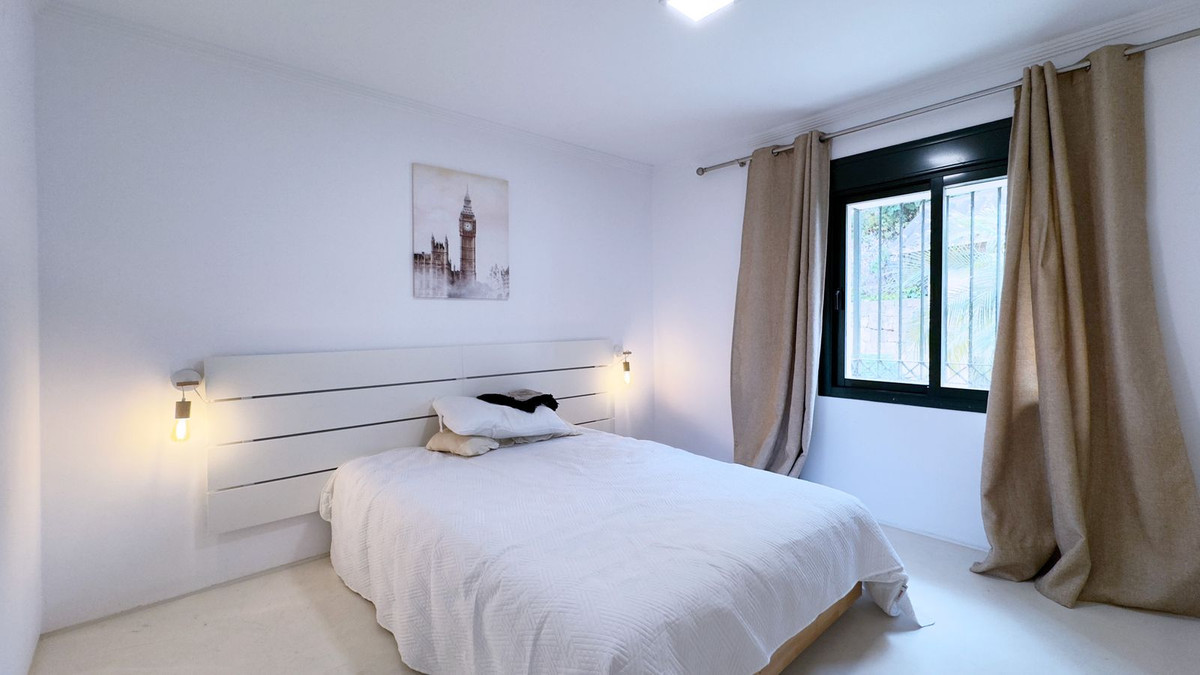 2 Bed Apartment for sale in Nueva Andalucía Costa Del Sol, Málaga, Spain
