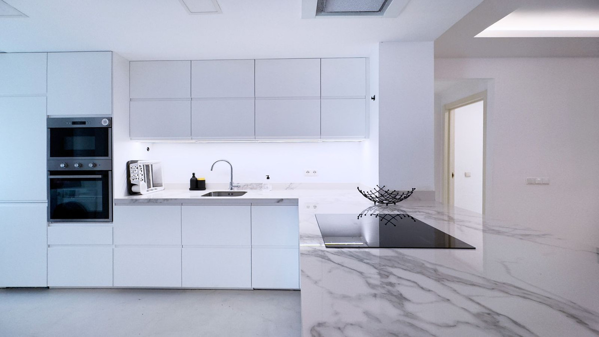 2 Bed Apartment for sale in Nueva Andalucía Costa Del Sol, Málaga, Spain