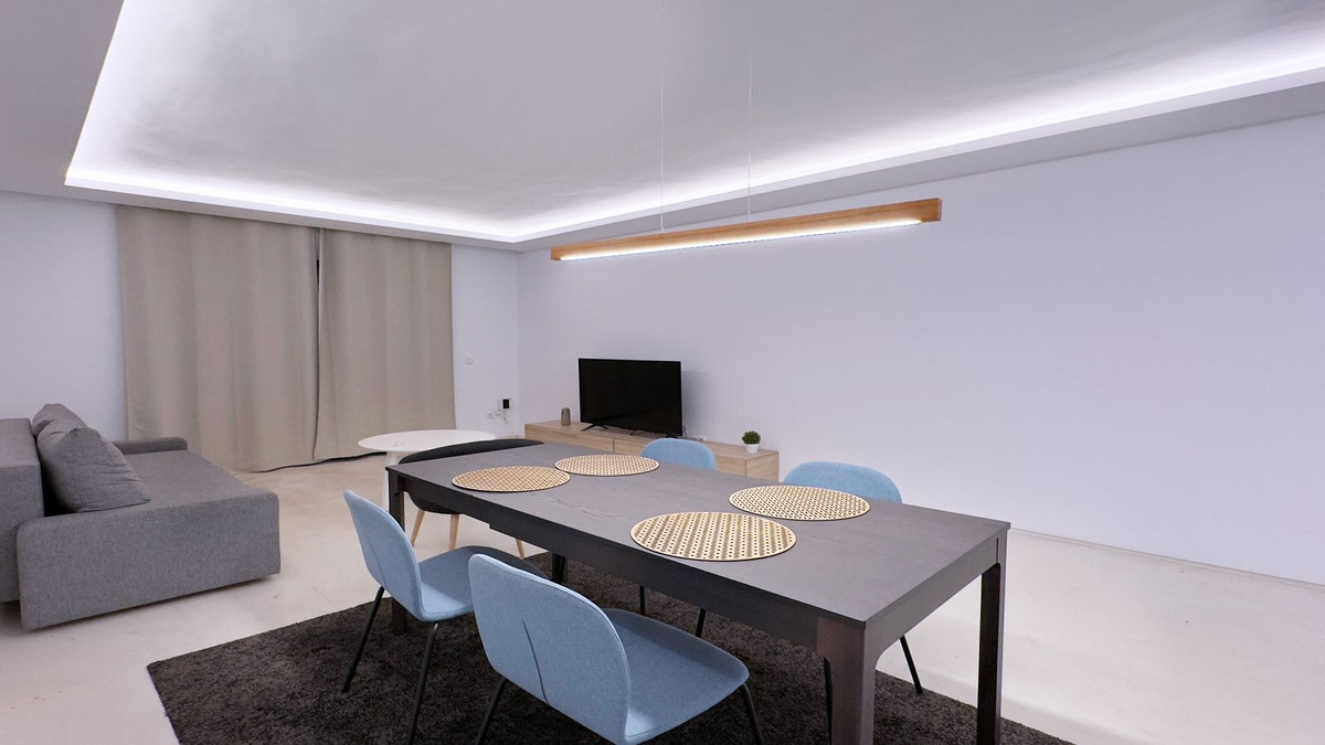 2 Bed Apartment for sale in Nueva Andalucía Costa Del Sol, Málaga, Spain