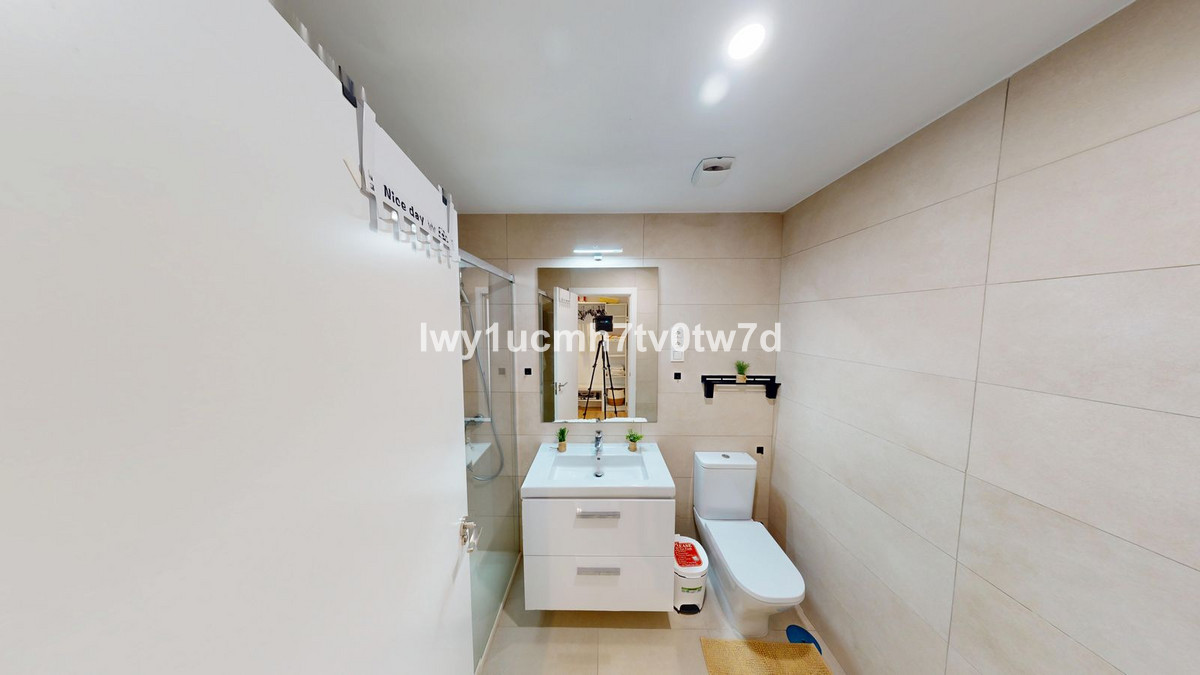 Se vende Apartamento Planta Media de 2 dormitorios en Málaga Ciudad, Málaga, España