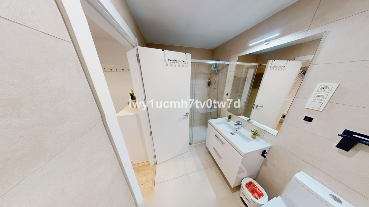 Se vende Apartamento Planta Media de 2 dormitorios en Málaga Ciudad, Málaga, España