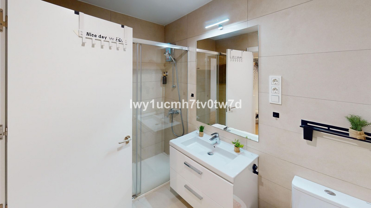 Se vende Apartamento Planta Media de 2 dormitorios en Málaga Ciudad, Málaga, España