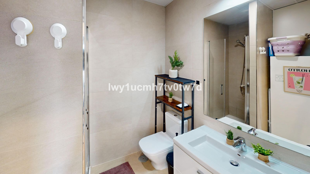Se vende Apartamento Planta Media de 2 dormitorios en Málaga Ciudad, Málaga, España