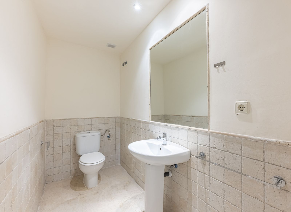 4 Bed Townhouse for sale in Nueva Andalucía Costa Del Sol, Málaga, Spain